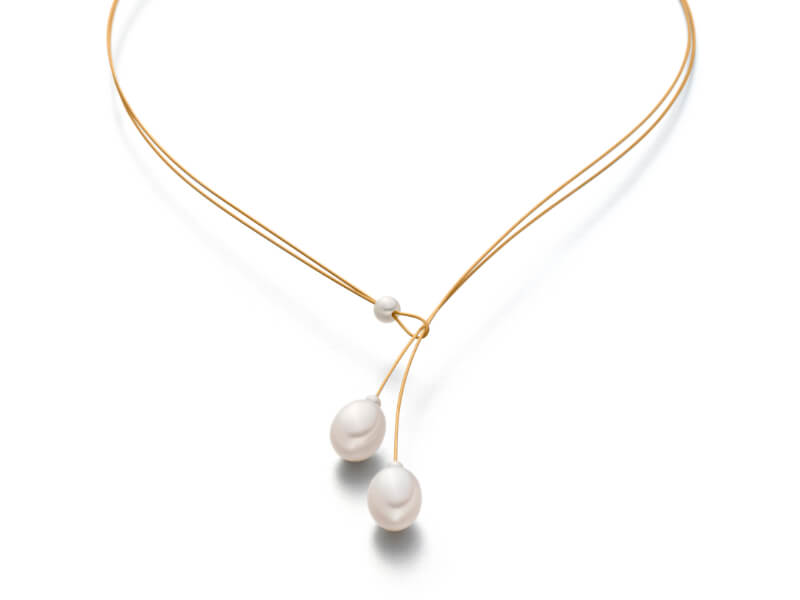 eva strepp Collier TRVP - Vergoldete Stahlband mit weißen Perlen