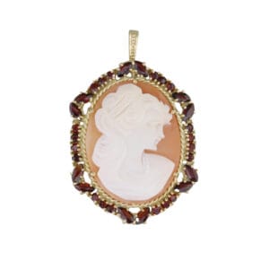 VIN-6520-1001 WH Brosche Anhänger Muschelkamee 01 Front mit Kettenöse