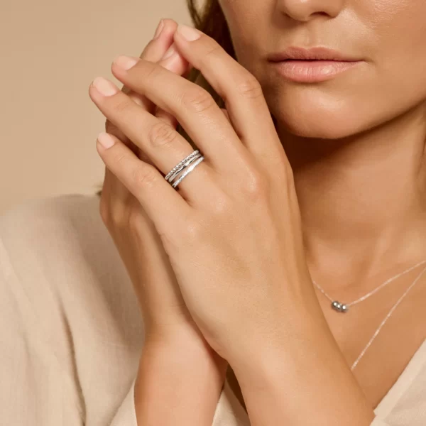 Modell mit Ring 1118WGO