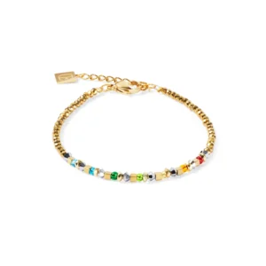 Elegantes Armband "Golden Whisper Rainbow" von Coeur de Lion – filigraner Schmuck mit funkelnden Kristallen in Regenbogenfarben auf goldenem Edelstahl.
